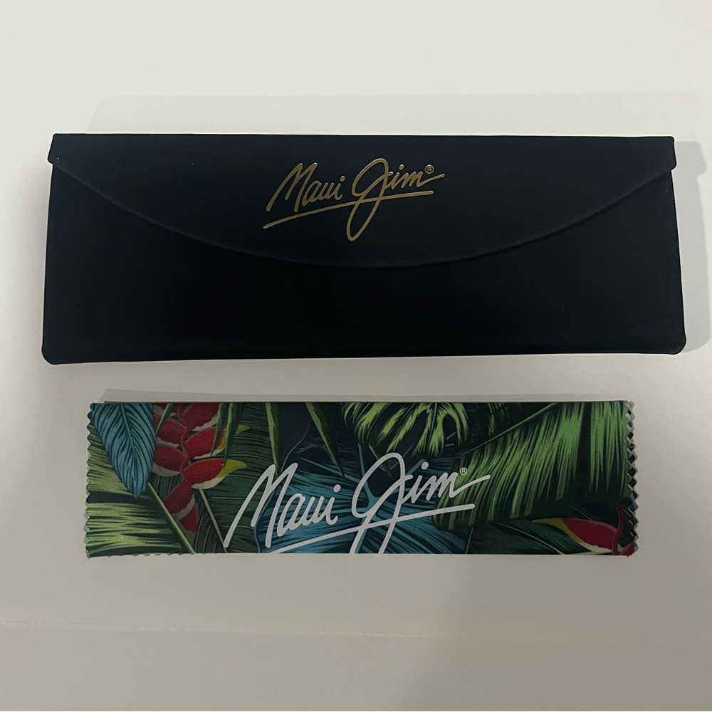 Small Maui Jim Collapsible Tri-fold Triangular Black Small Sunglasses …